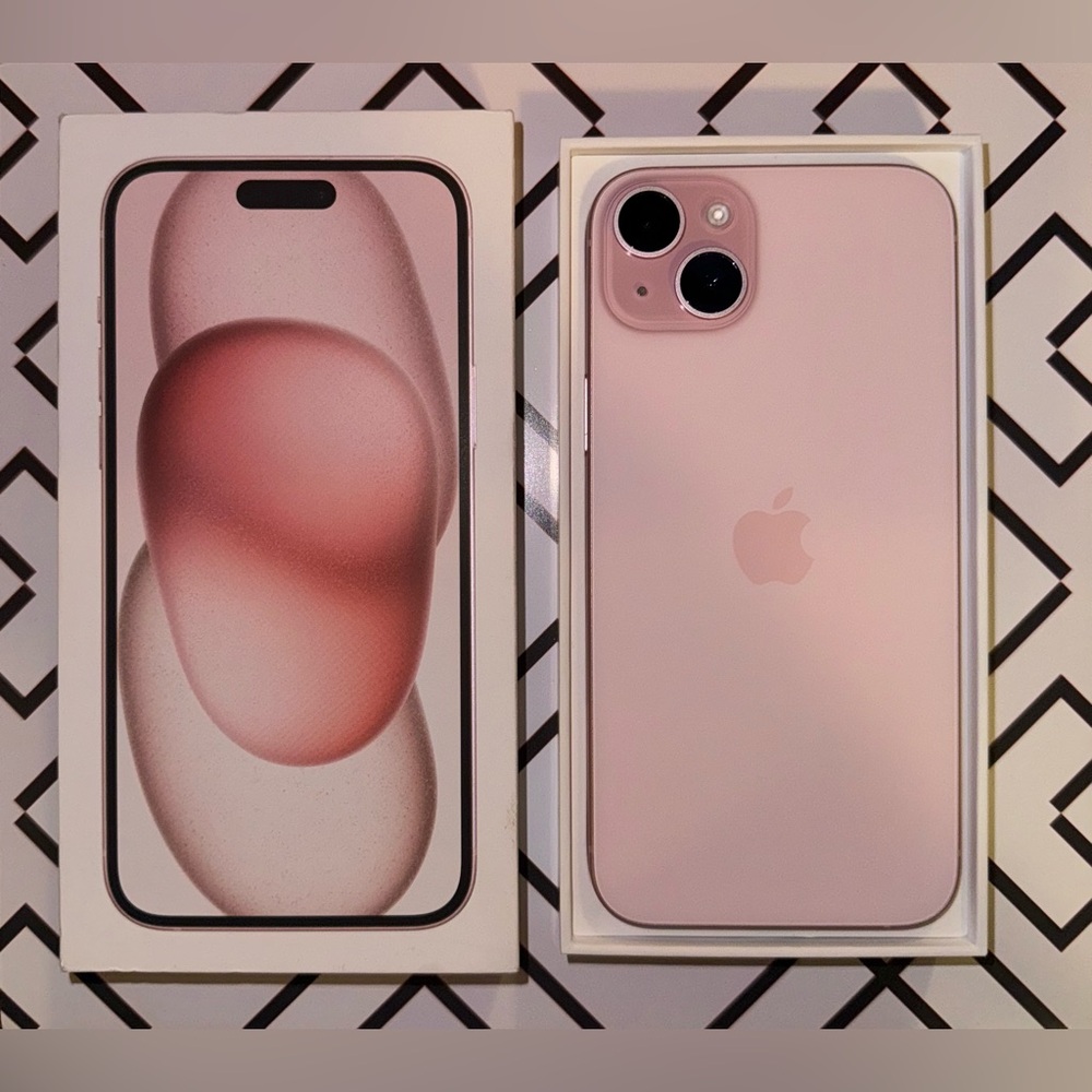 PINK IPhone 15plus (2023) - Like New (No Cracks or Damages)